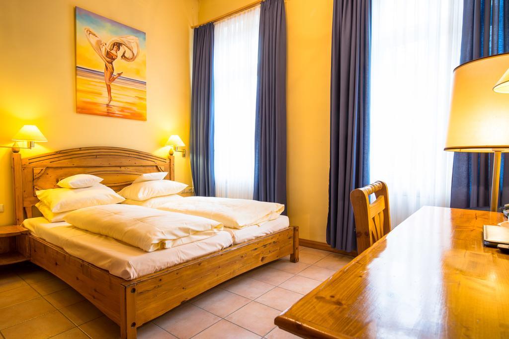 Allvitalis Traumhotel Karlsruhe Extérieur photo